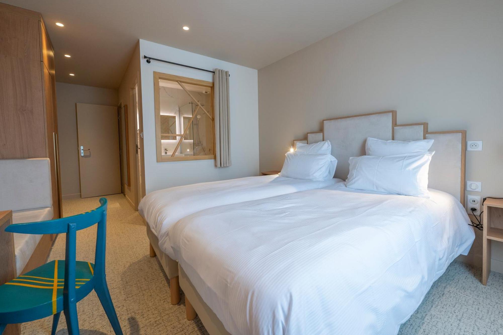 Hotel Les Pins แซ็ง-โทรจง-เลส์-แบ็งส์ ภายนอก รูปภาพ