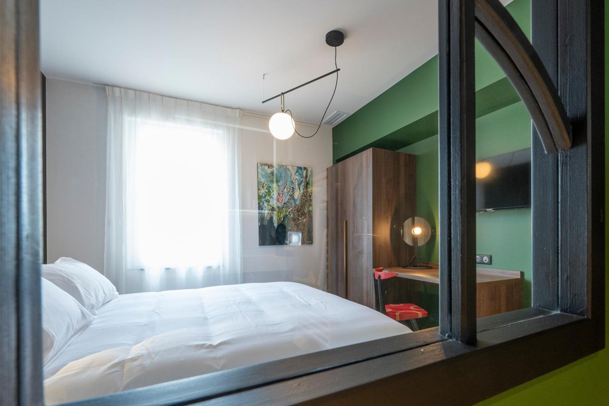 Hotel Les Pins แซ็ง-โทรจง-เลส์-แบ็งส์ ภายนอก รูปภาพ