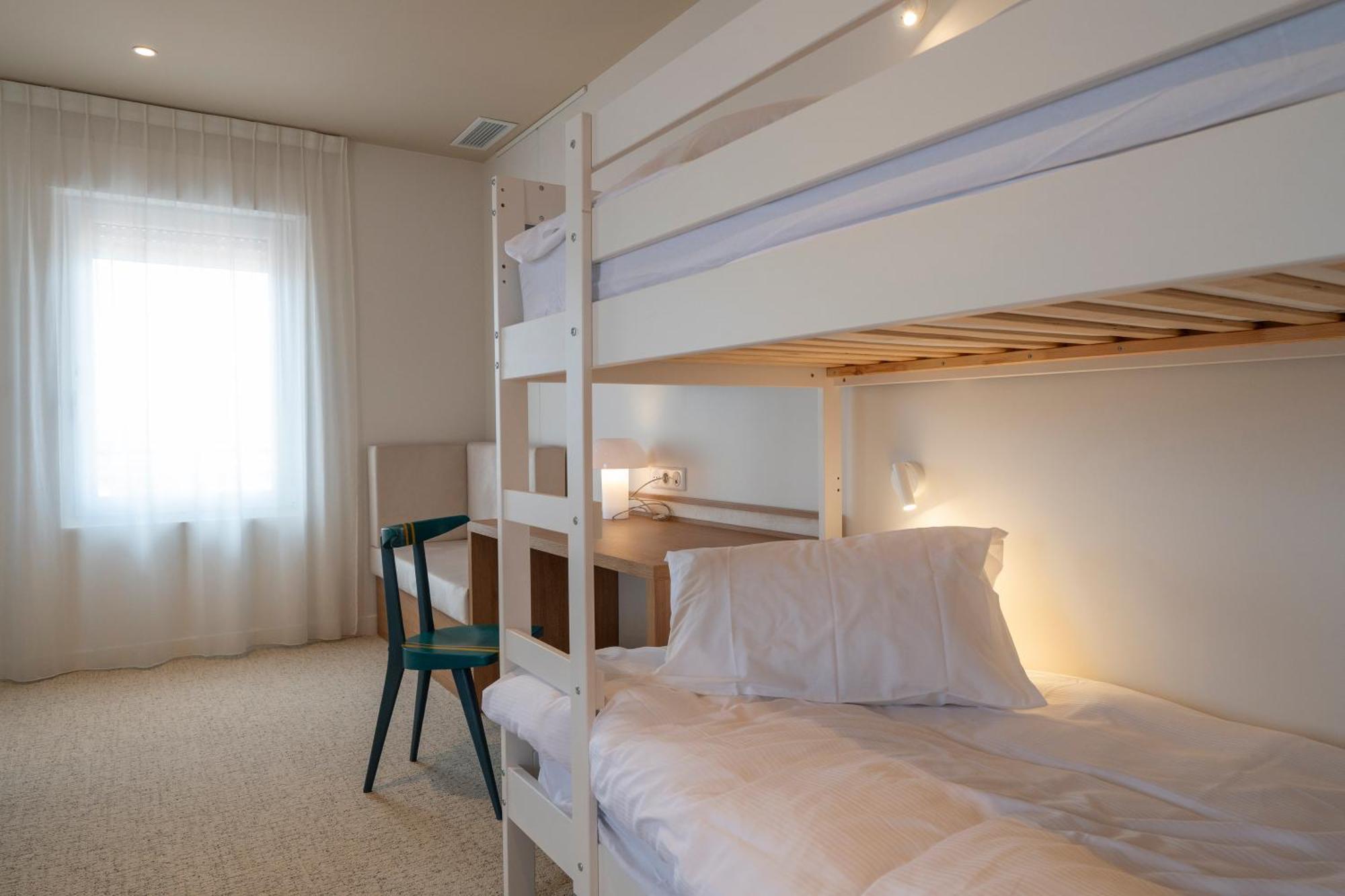 Hotel Les Pins แซ็ง-โทรจง-เลส์-แบ็งส์ ภายนอก รูปภาพ