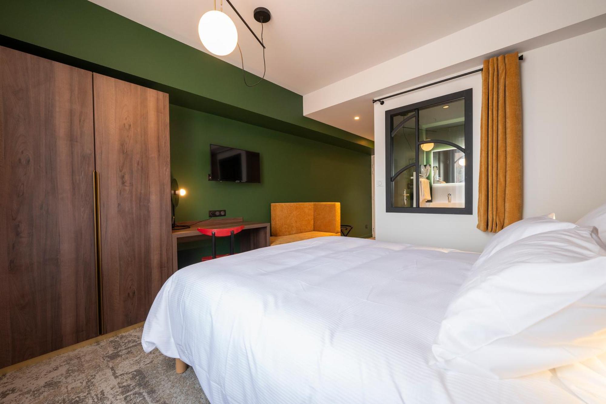 Hotel Les Pins แซ็ง-โทรจง-เลส์-แบ็งส์ ภายนอก รูปภาพ