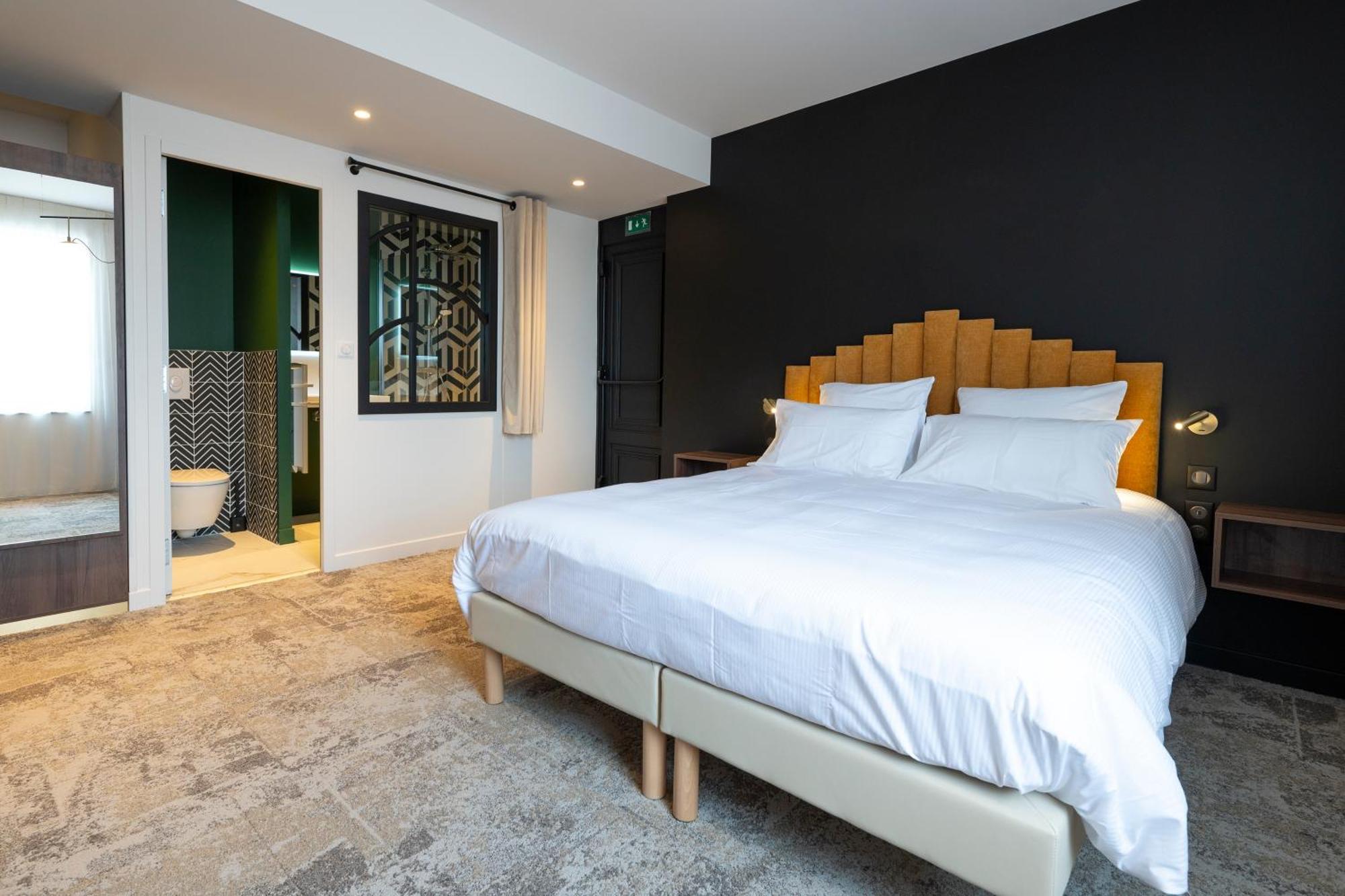 Hotel Les Pins แซ็ง-โทรจง-เลส์-แบ็งส์ ภายนอก รูปภาพ