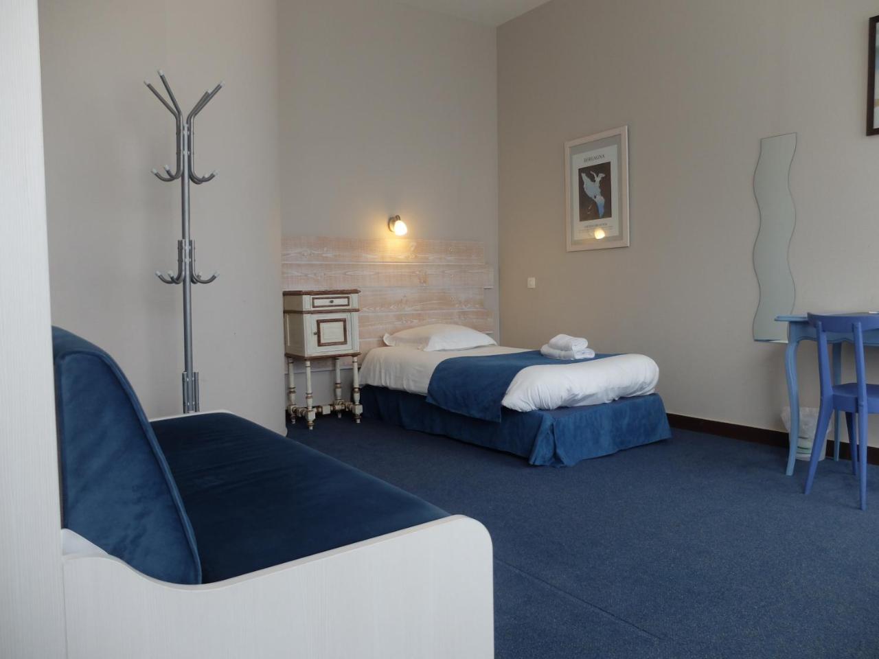 Hotel Les Pins แซ็ง-โทรจง-เลส์-แบ็งส์ ภายนอก รูปภาพ